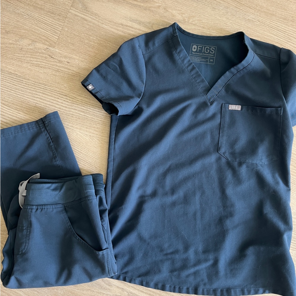 Figs Scrub Set